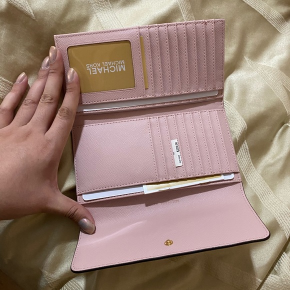 Michael Kors Set! - Picture 2 of 6